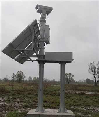 Monitoramento-de aves movido a energia solar em áreas úmidas
