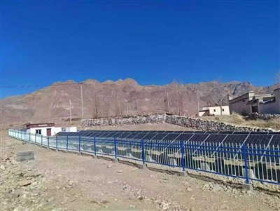 Um novo projeto de irrigação com bombeamento de água-fotovoltaico foi oficialmente inaugurado em ...
